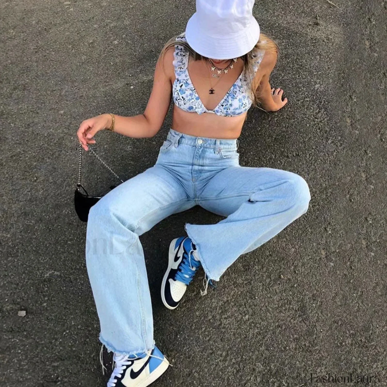 Vintage High Waist Frayed Trim Wide Leg Jeans - Light Blue - Image 9