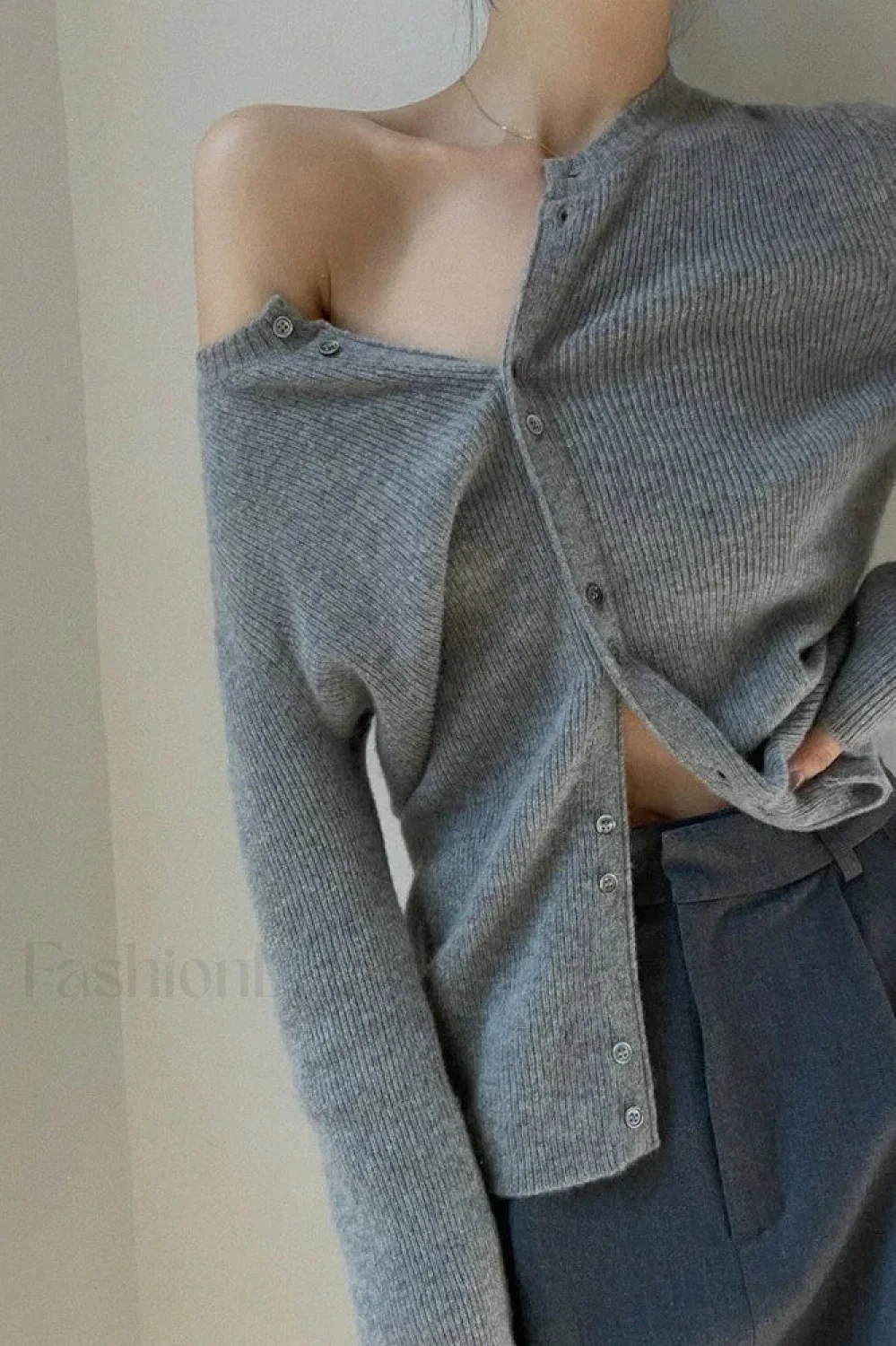 Women's Casual Solid Round Neck Cardigan - Image 4